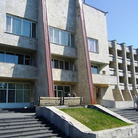 Hotel Profspilkovyi 루치크 외부 사진