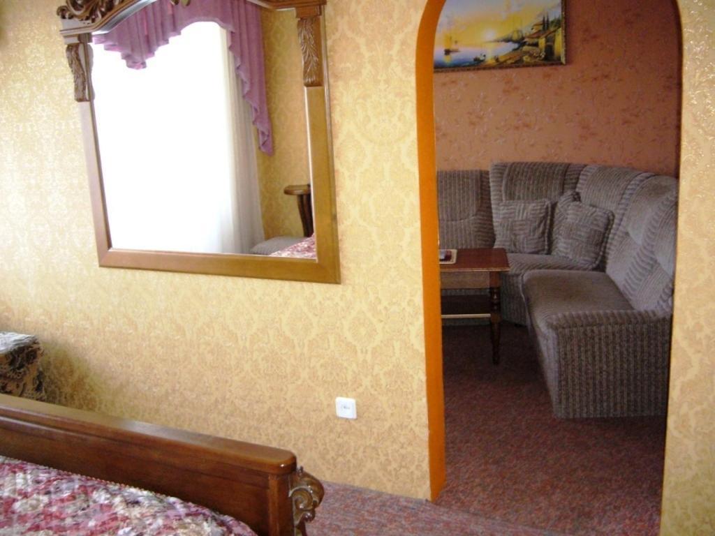 Hotel Profspilkovyi 루치크 외부 사진