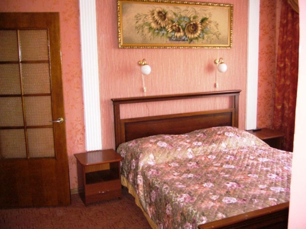 Hotel Profspilkovyi 루치크 객실 사진
