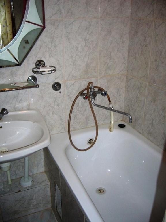 Hotel Profspilkovyi 루치크 객실 사진