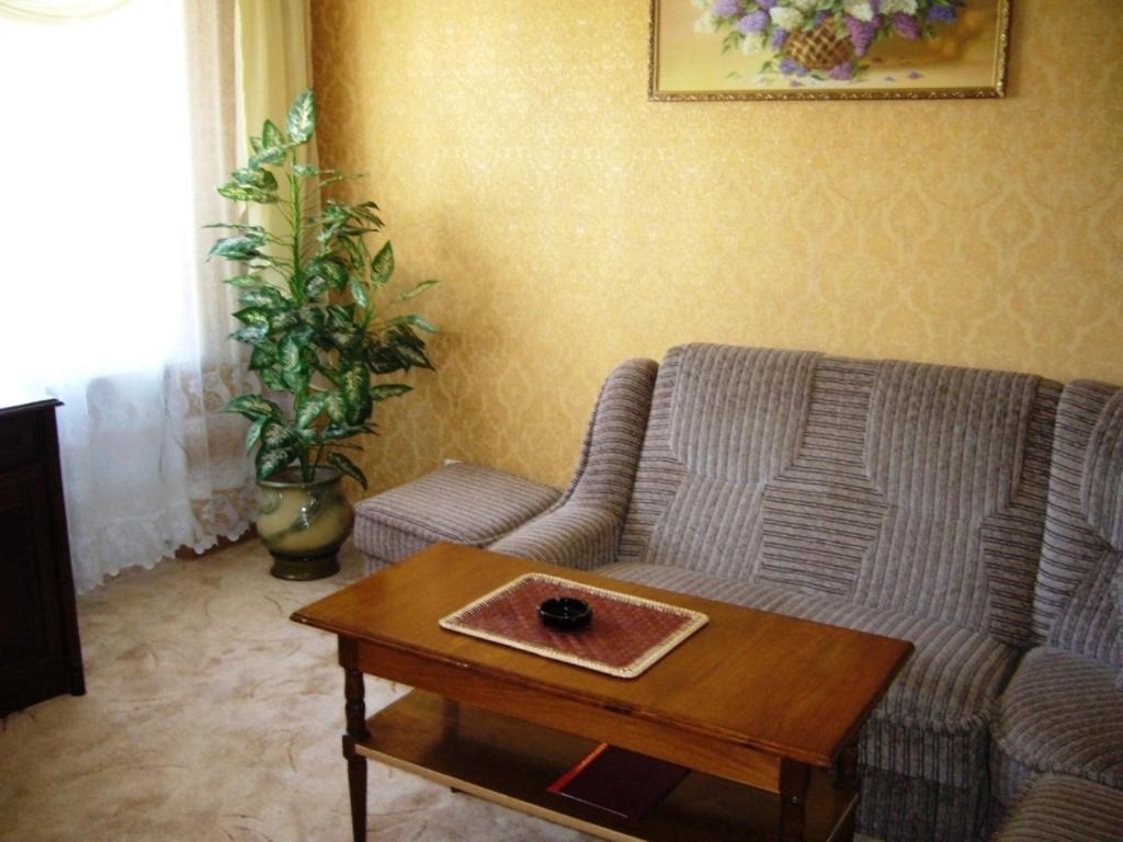 Hotel Profspilkovyi 루치크 객실 사진