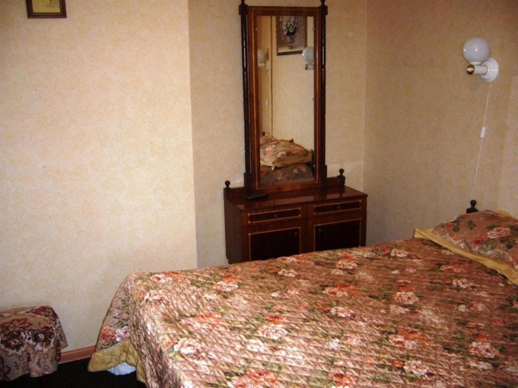 Hotel Profspilkovyi 루치크 외부 사진