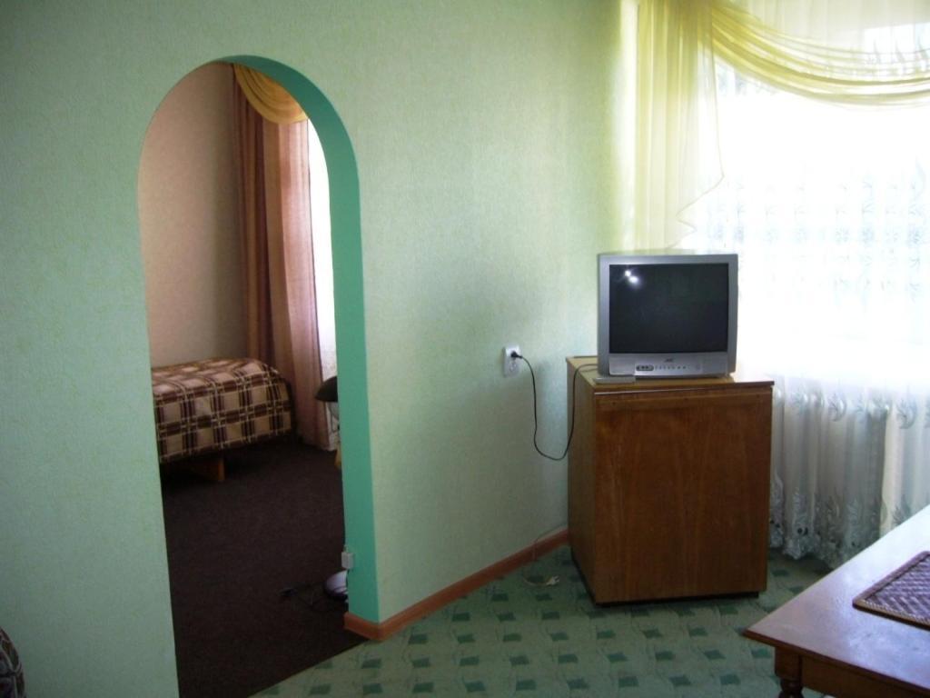 Hotel Profspilkovyi 루치크 외부 사진