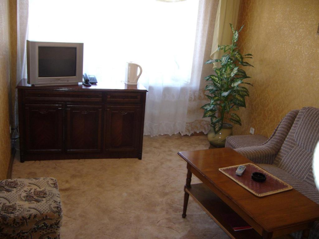 Hotel Profspilkovyi 루치크 외부 사진