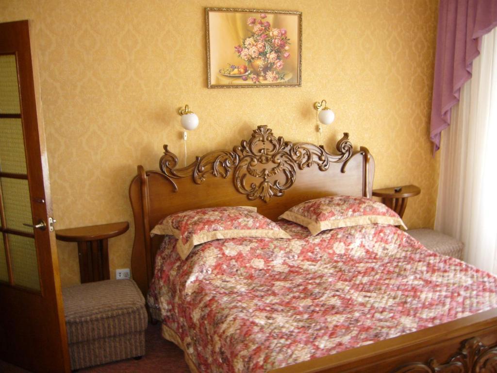 Hotel Profspilkovyi 루치크 외부 사진