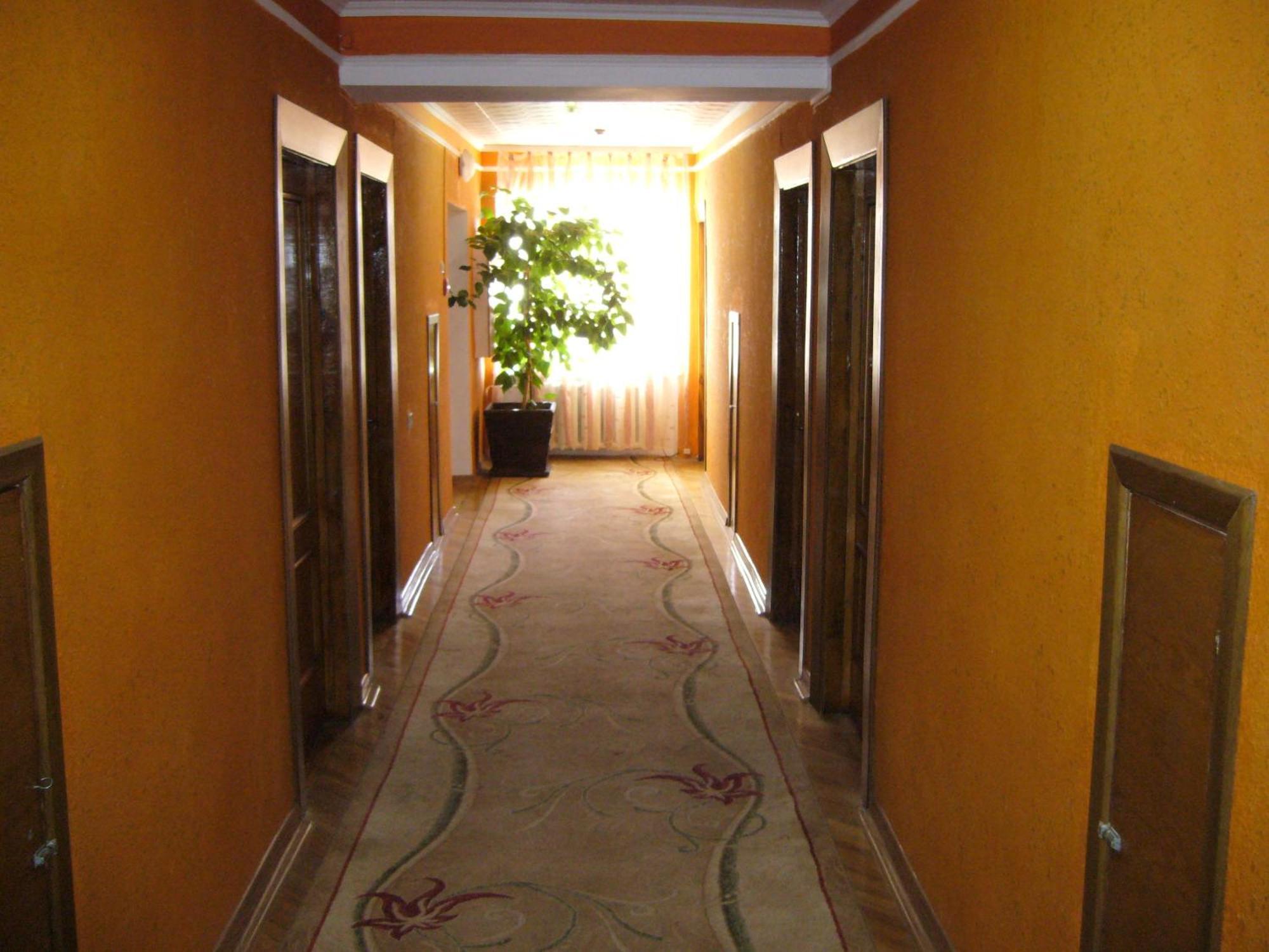 Hotel Profspilkovyi 루치크 외부 사진