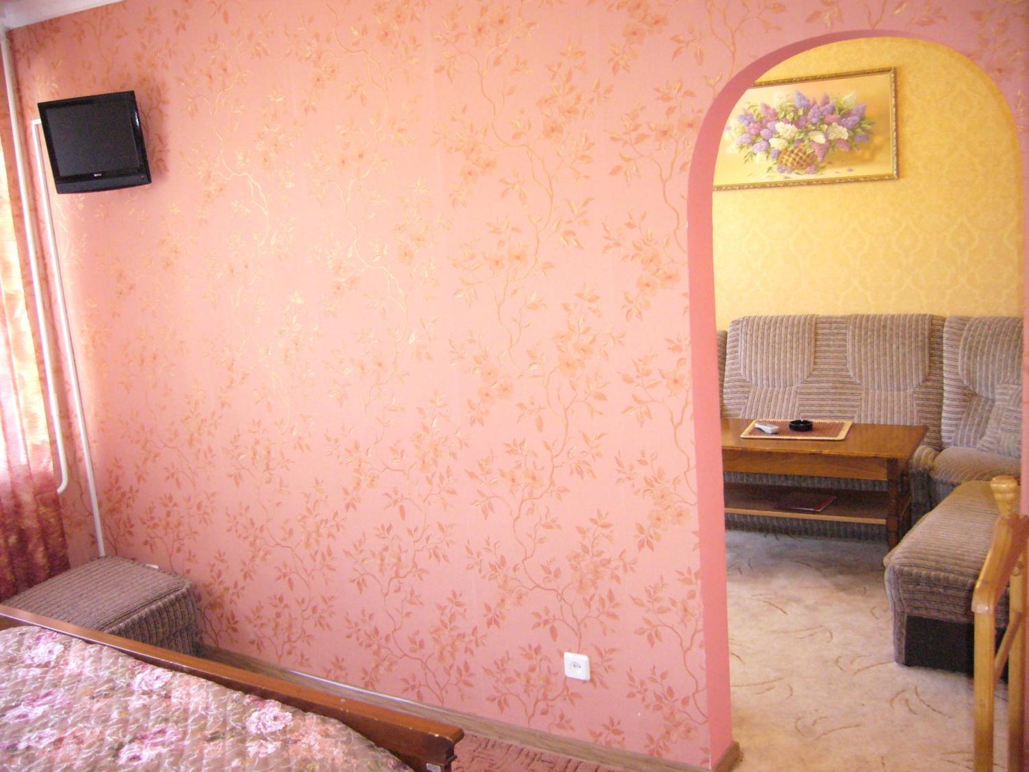 Hotel Profspilkovyi 루치크 외부 사진