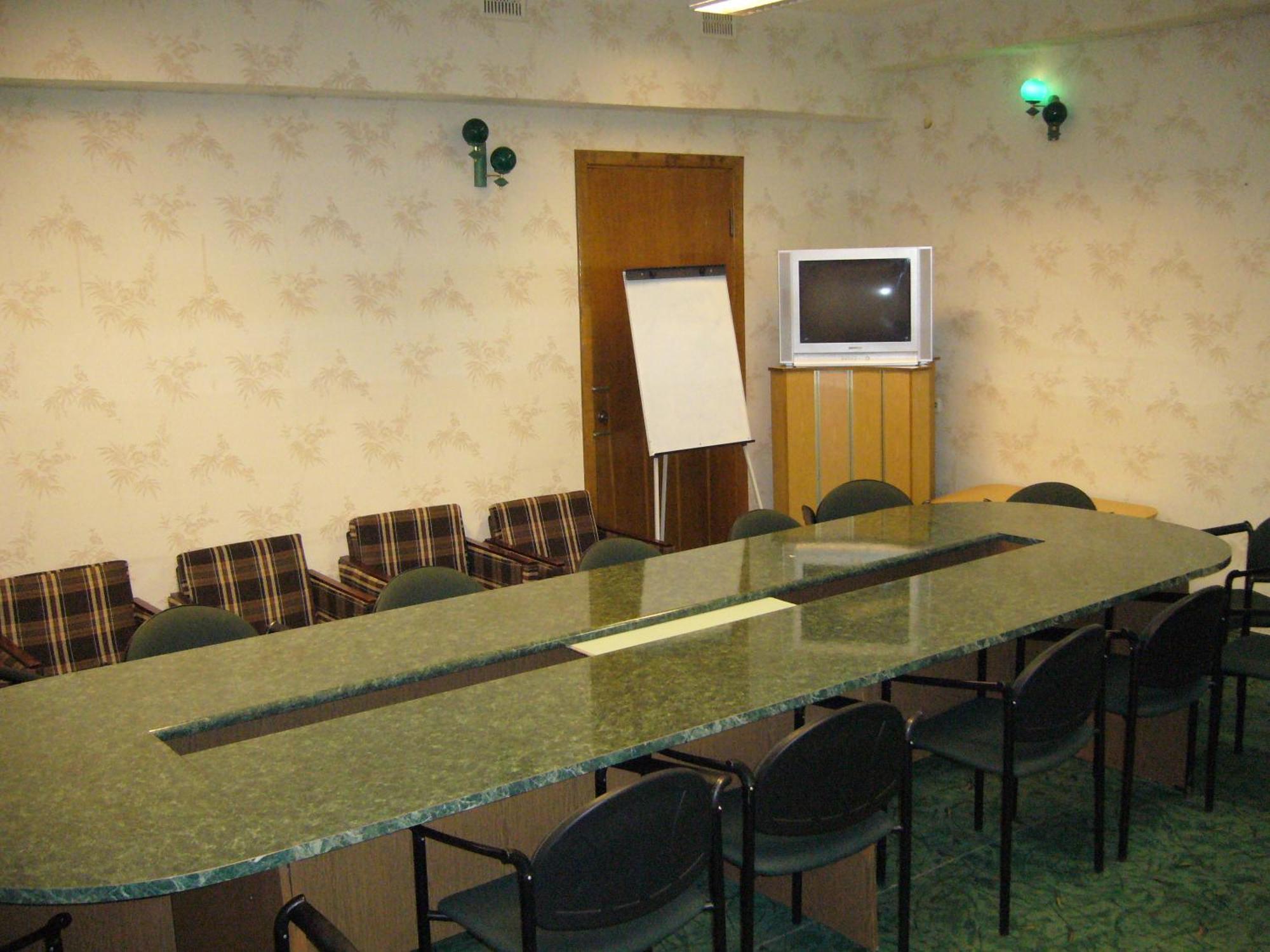 Hotel Profspilkovyi 루치크 외부 사진