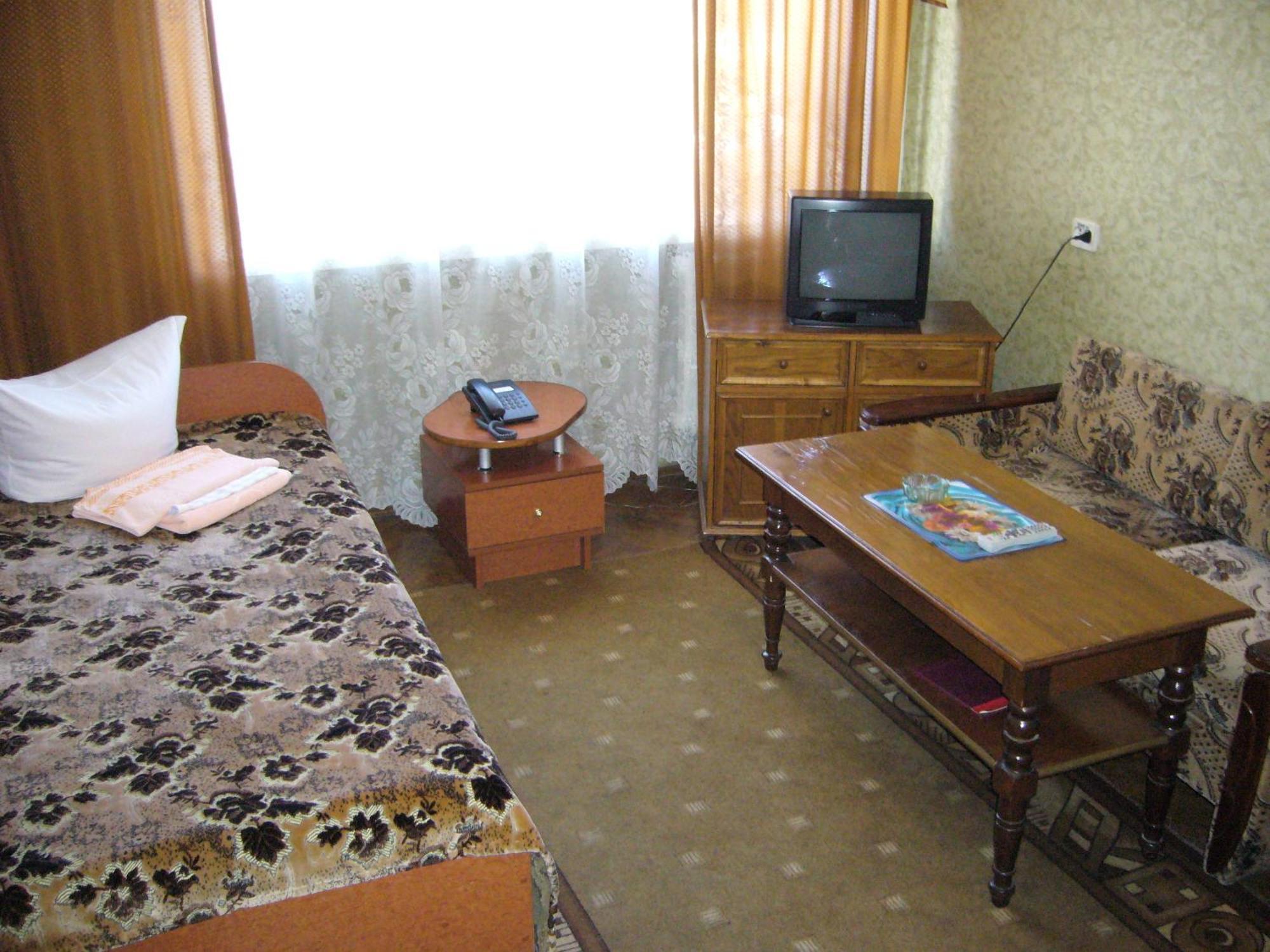 Hotel Profspilkovyi 루치크 외부 사진