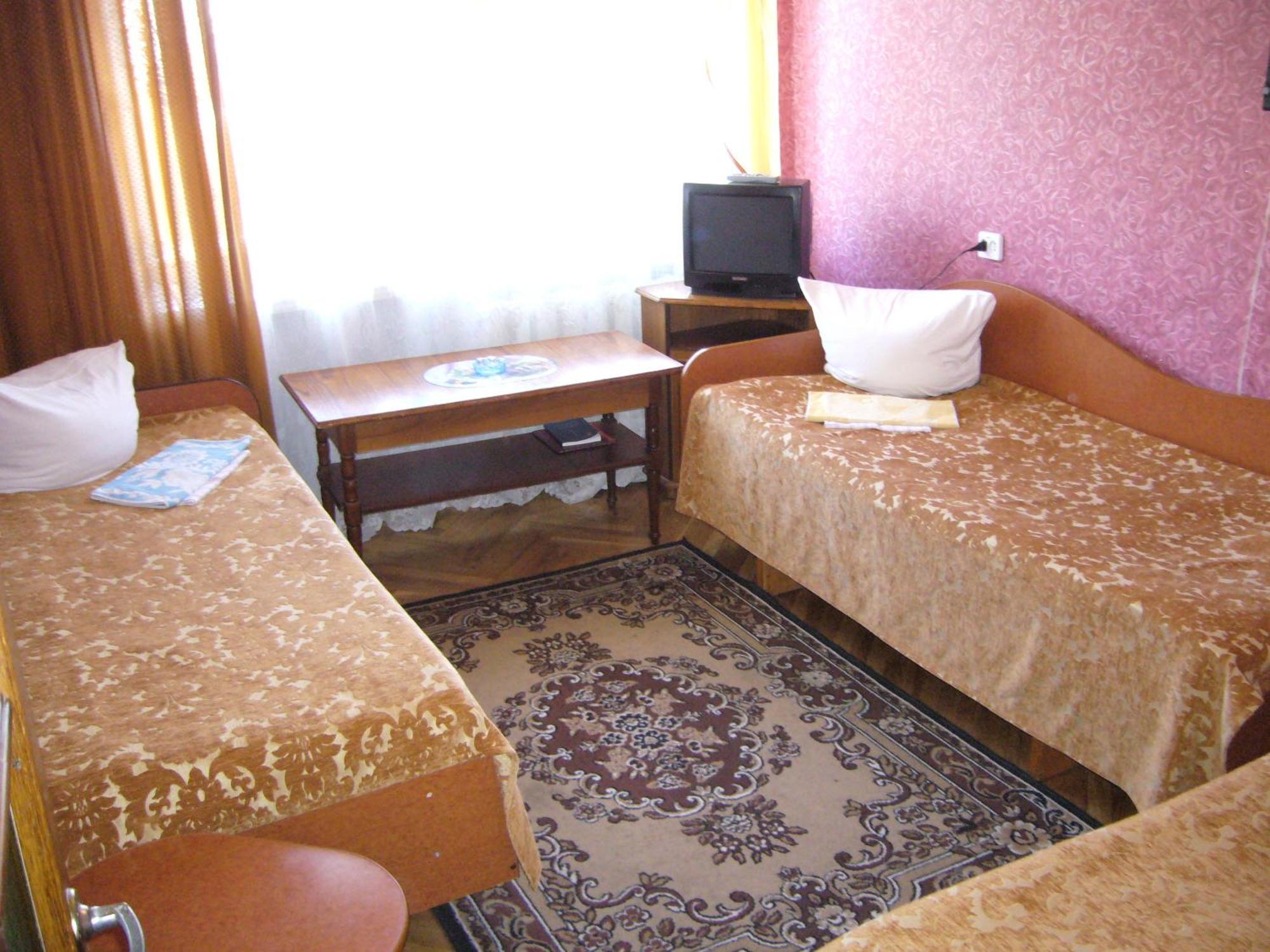 Hotel Profspilkovyi 루치크 외부 사진